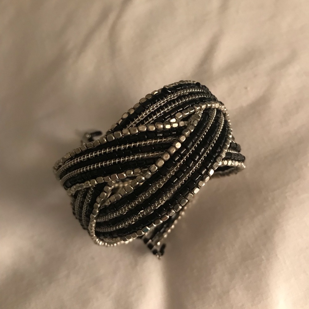 Express black/white beaded bracelet